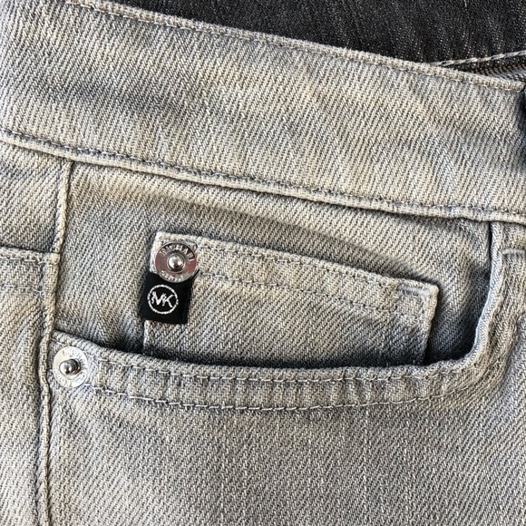 𝅺MICHAEL Kors Grey Denim Jeans. - Picture 6 of 8